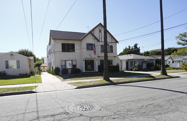 630 Raleigh St in Glendale, CA - Building Photo - Building Photo