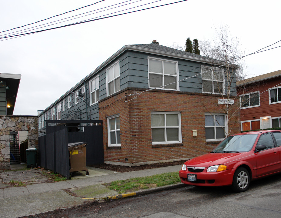 7311-7319 Woodlawn Ave NE in Seattle, WA - Foto de edificio