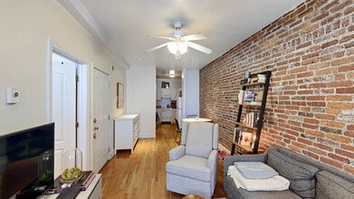 94 Prince St, Unit 2 BED 1 BATH VERY CLEAN in Boston, MA - Foto de edificio - Building Photo