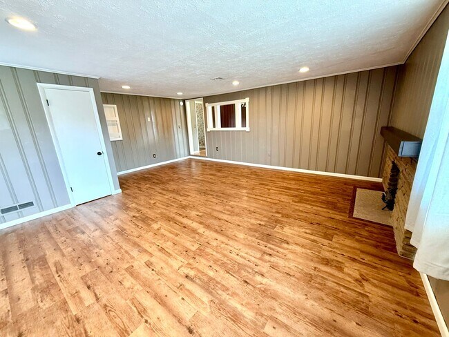 2321 NW 50th St in Oklahoma City, OK - Building Photo - Building Photo