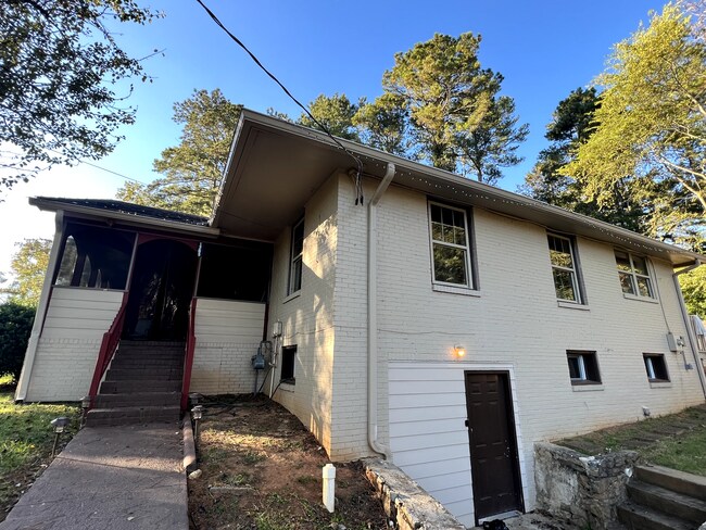 Room in House on Cascade Terrace SW in Atlanta, GA - Building Photo - Building Photo