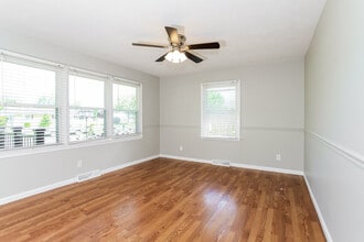 615 Kenwood Pl in Trenton, OH - Building Photo - Building Photo