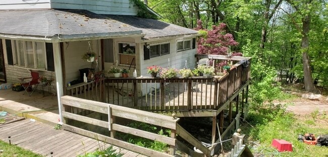 326 S Old Turnpike Rd in Drums, PA - Building Photo - Building Photo