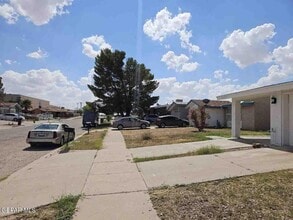 6037 Morning Glory Cir in El Paso, TX - Building Photo - Building Photo