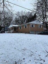 3011 Oakridge Dr in Silver Lake, OH - Building Photo - Building Photo