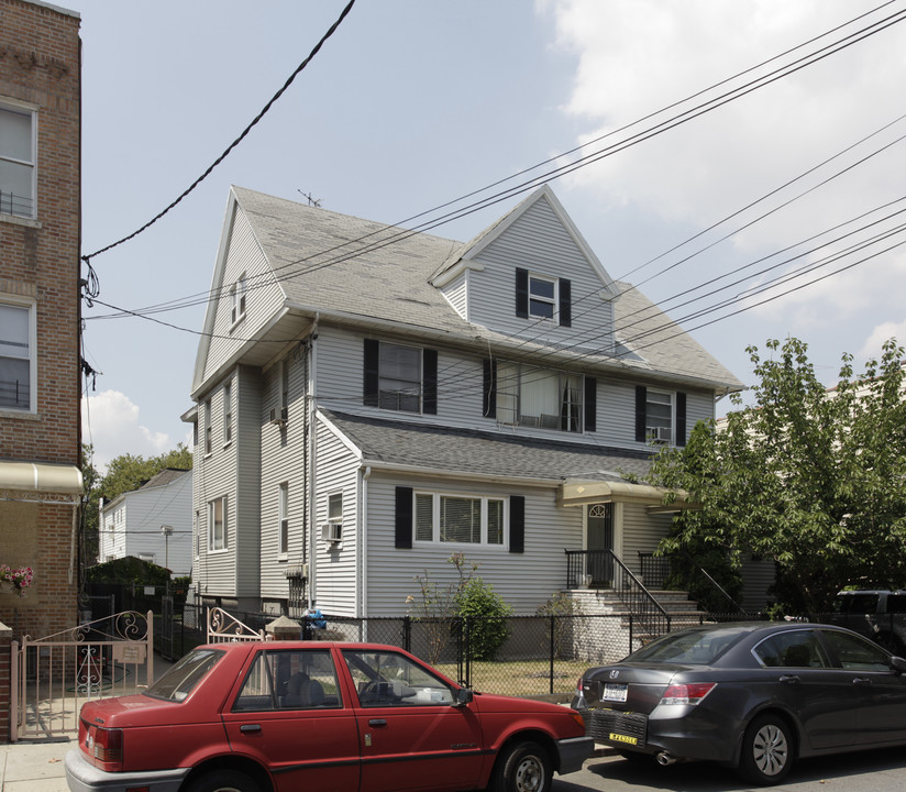 38 Bay 35th St in Brooklyn, NY - Foto de edificio