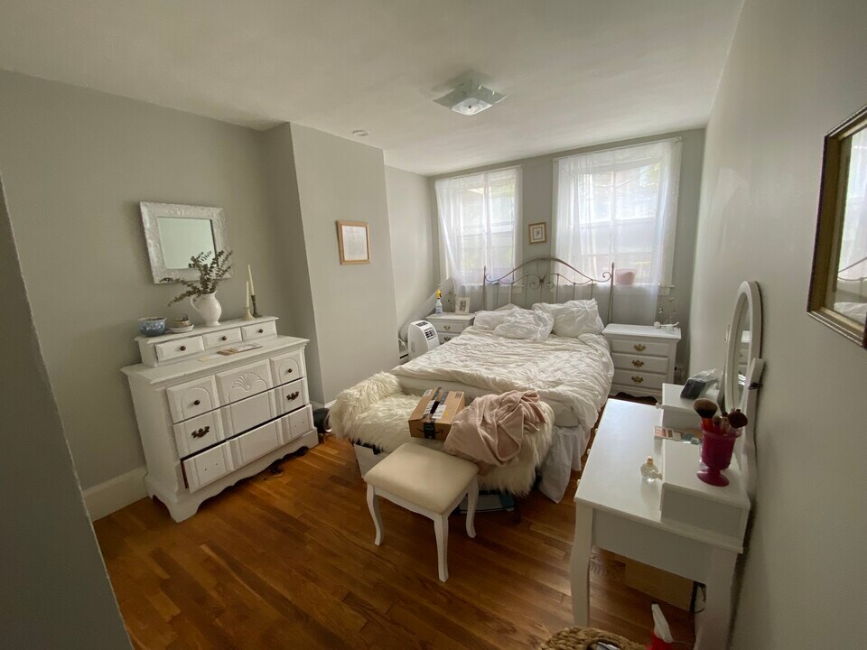 15 Keswick St, Unit #3 in Boston, MA - Building Photo