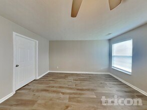 904 Grand Oak Dr in Smyrna, TN - Foto de edificio - Building Photo