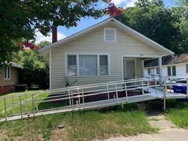 1305 Forbes St in Greenville, NC - Building Photo