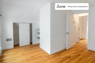 Room in Shared 6 bed/2 bath home in Boston, MA - Building Photo - Building Photo