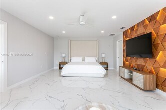 21230 NE 25th Ct in Miami, FL - Building Photo - Building Photo