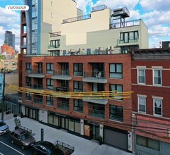 39-04 29th St in Queens, NY - Building Photo - Building Photo