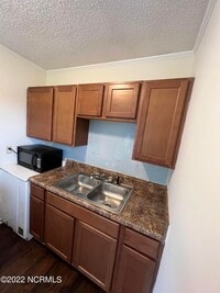 220 York St photo'