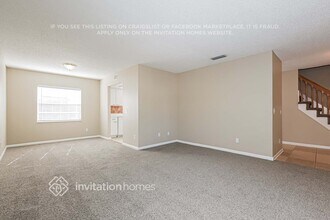 9743 Fox Hollow Rd in Tampa, FL - Foto de edificio - Building Photo