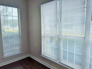 330 Commonwealth Cir in Conway, SC - Foto de edificio - Building Photo