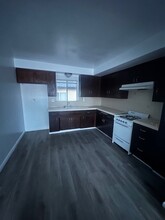 1443 W 81st St, Unit 2 in Los Angeles, CA - Building Photo - Building Photo