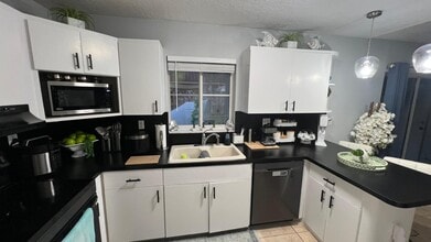 17185 SW 145th Ave in Miami, FL - Building Photo - Building Photo