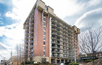 60 Longwood Ave, Unit 208 in Brookline, MA - Building Photo - Building Photo