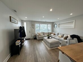 4222 N Bernard St in Chicago, IL - Building Photo - Building Photo