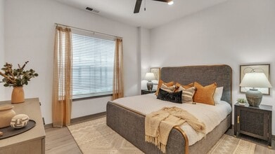 Slate at Fishers District Luxury Villas & Townhomes in Fishers, IN - Building Photo - Building Photo