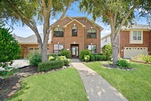 714 Coggins Point Way in Sugar Land, TX - Building Photo