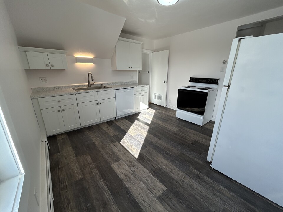 10 Everett St in Plainville, MA - Building Photo