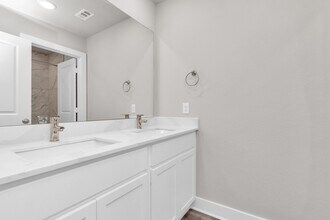 21003 Bay Vlg Dr in Cypress, TX - Building Photo - Building Photo