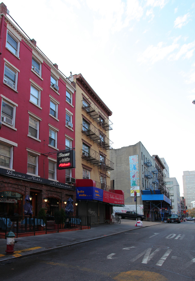 118 Mulberry St in New York, NY - Foto de edificio - Building Photo