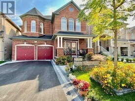 66 Juglans Crescent in Whitchurch-Stouffville, ON - Building Photo
