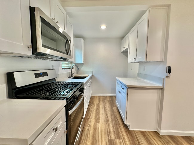 11602 Killion St in Los Angeles, CA - Building Photo - Building Photo