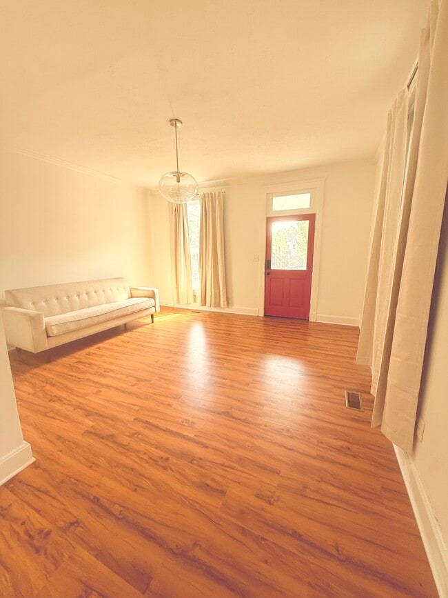 property at 526 E 9th St