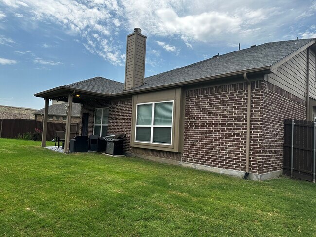 2665 Shadow Glen Dr in Little Elm, TX - Building Photo - Building Photo