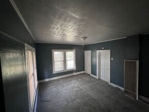 1247 Harlandale Ave in Dallas, TX - Building Photo - Building Photo