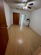 4841 SW 45th Ave in Fort Lauderdale, FL - Building Photo - Building Photo