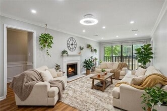 23214 Plantation Dr NE in Atlanta, GA - Building Photo - Building Photo