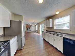 143 E Pine Ridge Dr in Westfield, IN - Building Photo - Building Photo