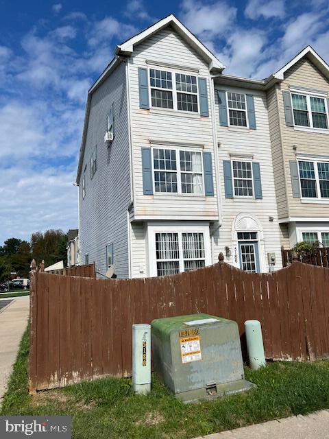 5180 Duke Ct in Frederick, MD - Building Photo
