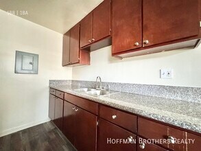 20339 Saticoy St in Los Angeles, CA - Building Photo - Building Photo