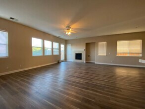 10115 Kuhn Ranch Way in Elk Grove, CA - Building Photo - Building Photo