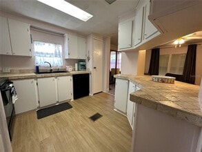 283 Apricot St in Bradenton, FL - Building Photo - Building Photo