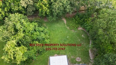 10124 Black Oak Dr in Baton Rouge, LA - Building Photo - Building Photo