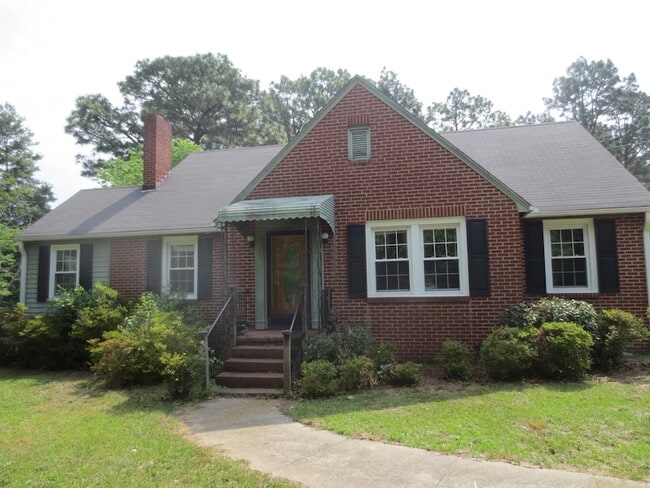 1285 Central Dr in Southern Pines, NC - Building Photo - Building Photo