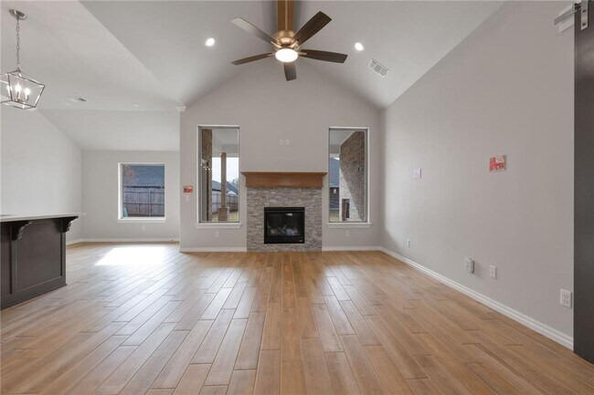 1600 NE 33rd St in Moore, OK - Building Photo - Building Photo