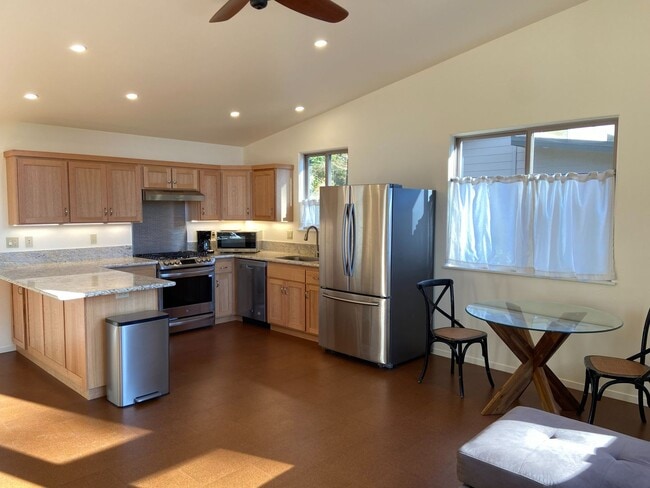 746 Ole Hansen Rd in Eureka, CA - Building Photo - Building Photo