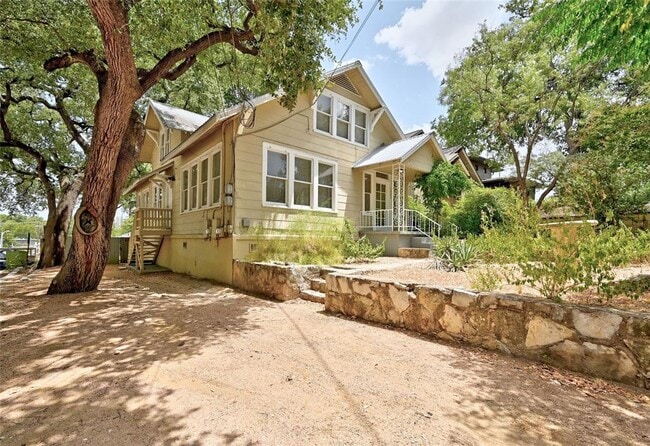 property at 1008 Daniel Dr