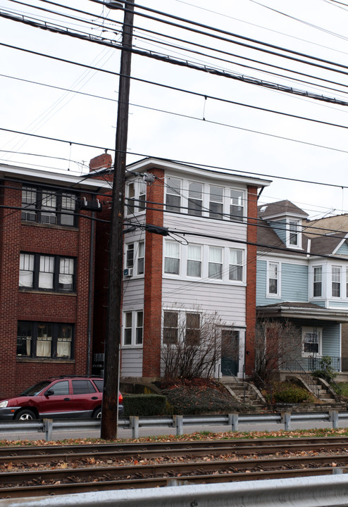 2734-2736 Broadway Ave in Pittsburgh, PA - Building Photo