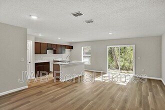 5938 Moncrief Rd W in Jacksonville, FL - Building Photo - Building Photo