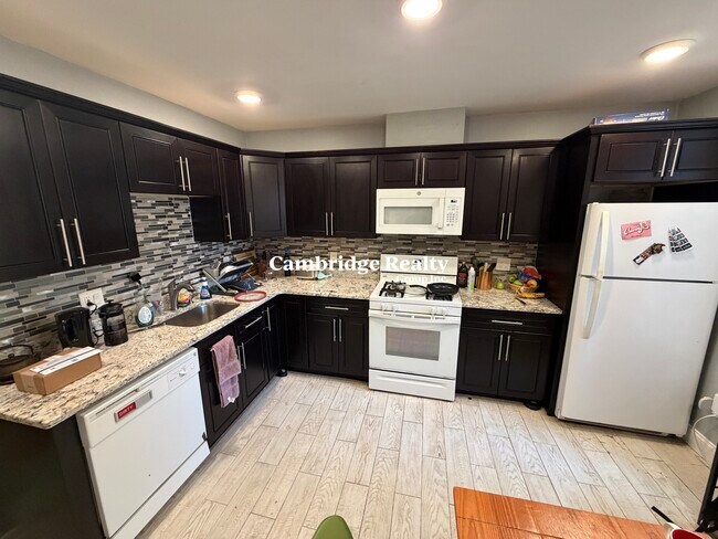 15 Sewall St, Unit 3 in Boston, MA - Foto de edificio - Building Photo