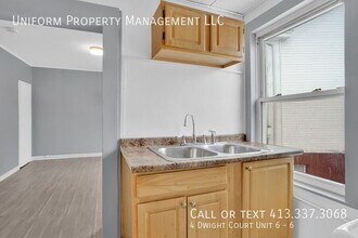 4 Dwight Ct in Chicopee, MA - Building Photo - Building Photo