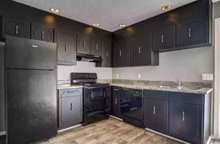 Country Oaks in Hixson, TN - Building Photo